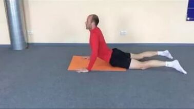 Ausübungstherapie hëlleft geschwächt Réckmuskelen mat Osteochondrose ze stäerken